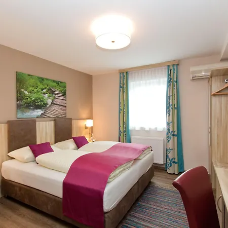 Junior By Max 70 Vendégház Salzburg