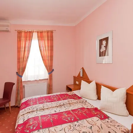 Junior By Max 70 Guest house 3*
