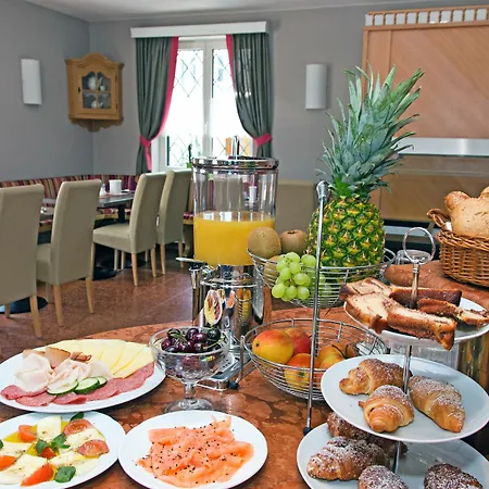 Junior By Max 70 Guest house