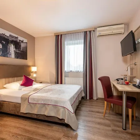 Junior By Max 70 ザルツブルク