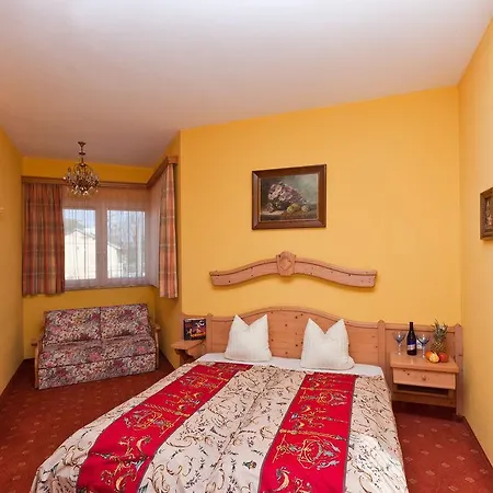 Junior By Max 70 Penzion 3*