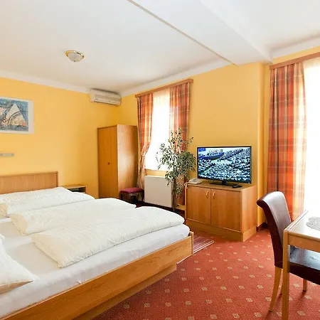 Junior By Max 70 ゲストハウス