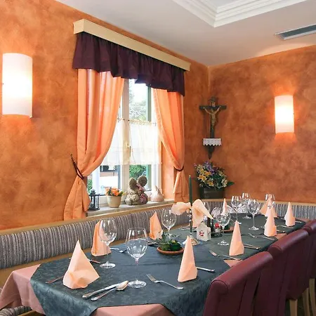 Junior By Max 70 ザルツブルク