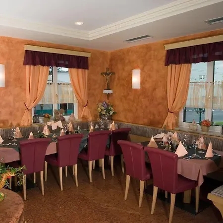 Junior By Max 70 ゲストハウス ザルツブルク