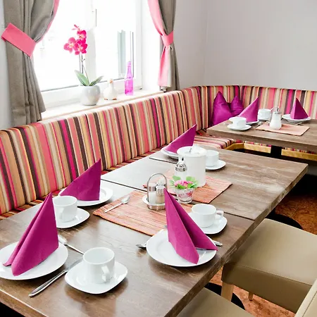 Junior By Max 70 ゲストハウス